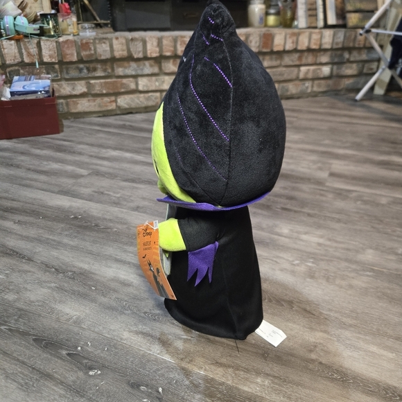 Disney Villains: Maleficent Halloween Greeter “Trick or Treat”‎ nwt - Picture 11 of 14